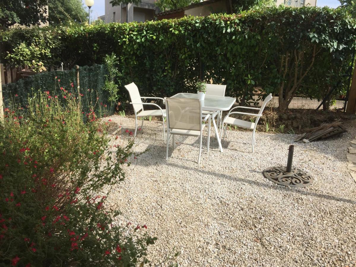 Les Iris Daire Carcassonne Dış mekan fotoğraf